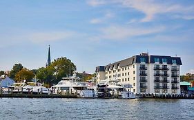 Annapolis Waterfront Hotel